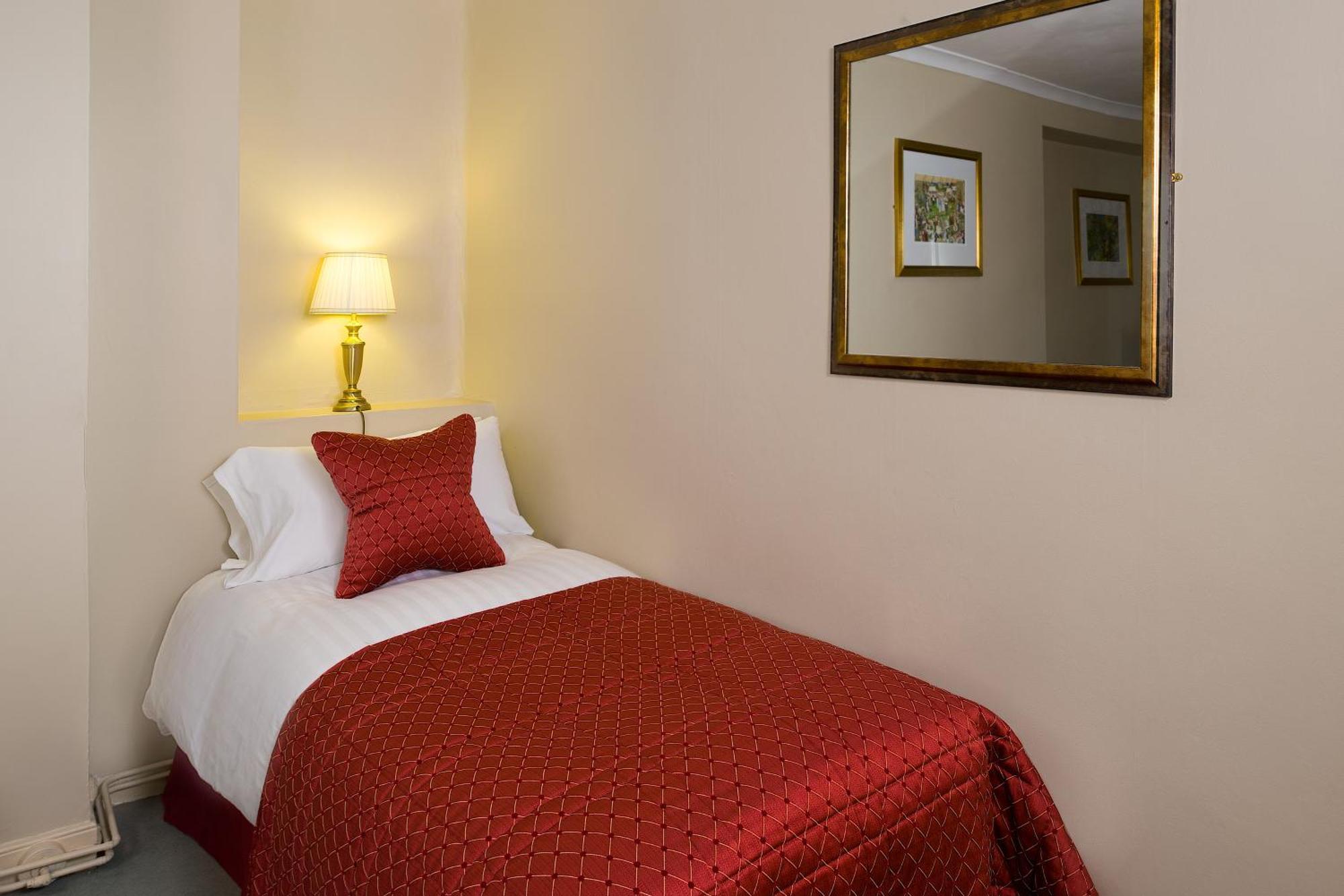 Marlborough Arms Hotel Woodstock Bilik gambar